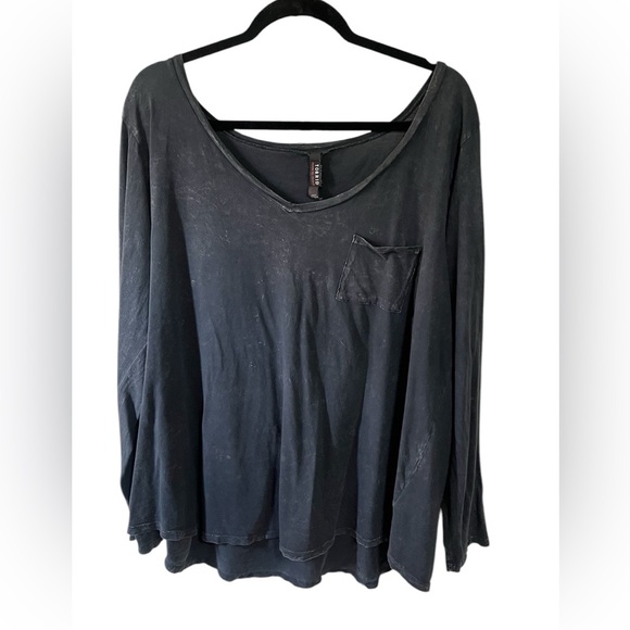 Torrid Premium Tee Collection T-shirt Sz 3 - Picture 1 of 8